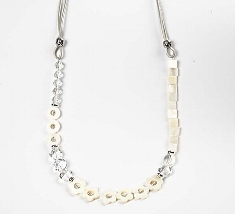 Necklace with mother of pearl beads