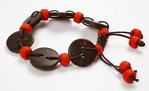 Bracelet with buttons