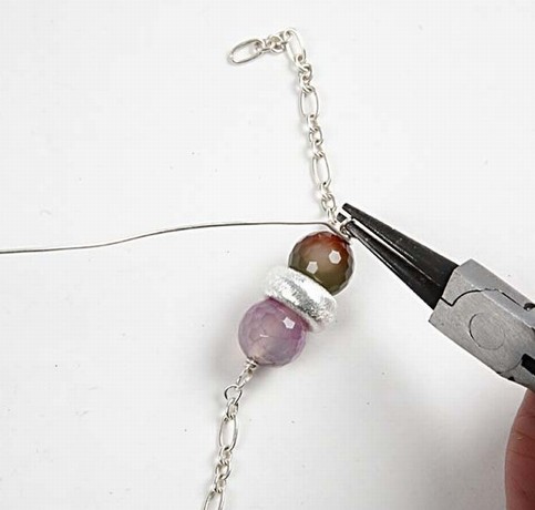 A Necklace with Agate Beads and Silver