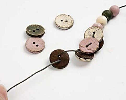 Button necklace