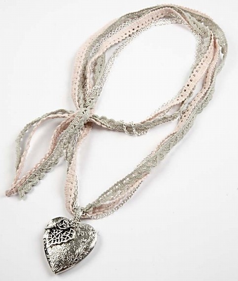 A Romantic Necklace with a Pendant