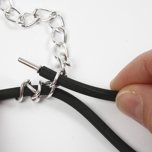 A Silicone Bracelet decorated with Jewellery Chain with large Links