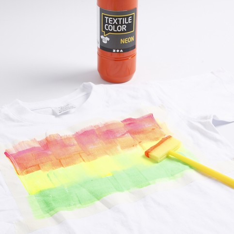 Neon Textil Color Fabric Paint on a T-Shirt and a Bucket Hat