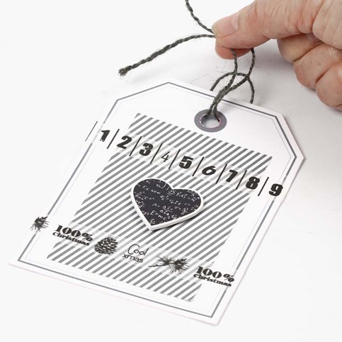 A Manilla-shaped Postcard with Paris Design Paper