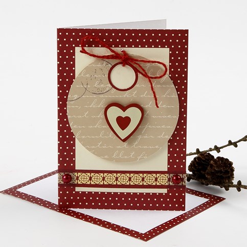 A Christmas Card with a Gift Tag & Vivi Gade Decorations