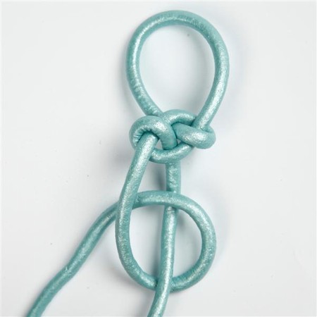 Chain knots