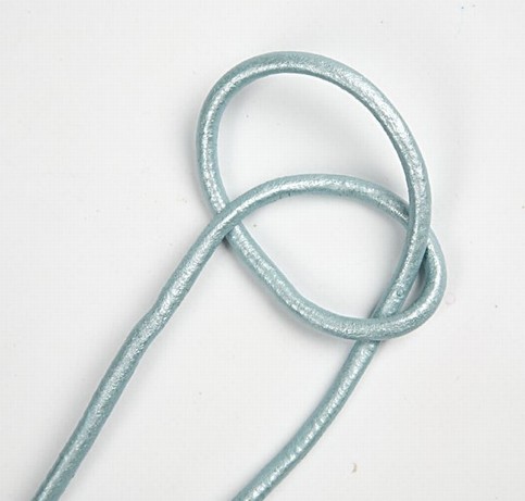 A Chain Knot Bracelet