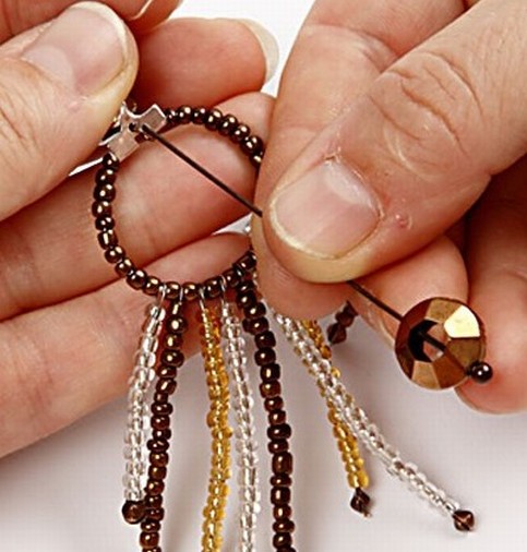 Earrings with rocaille seed beads